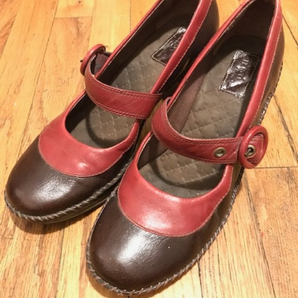 Indigo by Clarks 9.5 Two-Tone, Brown and Rust Leather.
